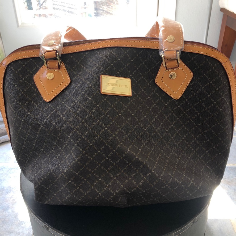 La Tour Eiffel purse and storage case